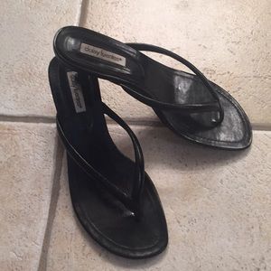 Black Daisy Fuentes Sandals